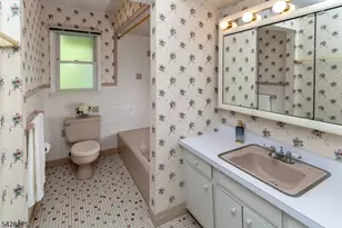 19 Floral Rd, Raritan Township, NJ 08822 - Photo 23