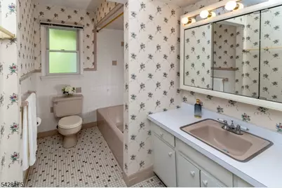 19 Floral Rd, Raritan Township, NJ 08822 - Photo 25