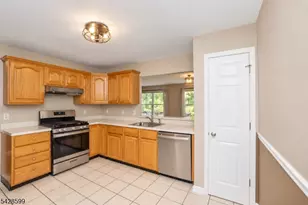 4 Eagles Nest Ln, Hardyston Township, NJ 07419 - Photo 3