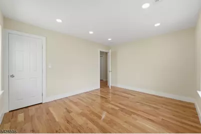 271 Schley St, Newark, NJ 07112 - Photo 37