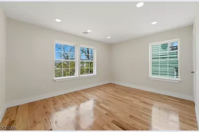 271 Schley St, Newark, NJ 07112 - Photo 35