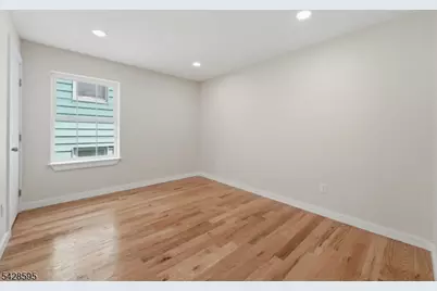 271 Schley St, Newark, NJ 07112 - Photo 19