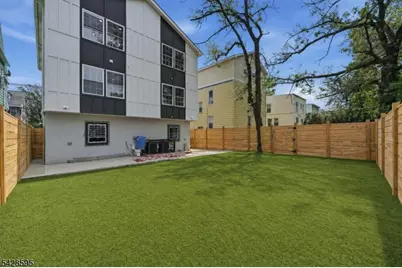 271 Schley St, Newark, NJ 07112 - Photo 43