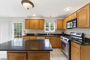 30 Elinora Dr, Wanaque, NJ 07465 - Photo 9