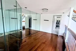 516 Westgate Dr, Edison, NJ 08820 - Photo 9