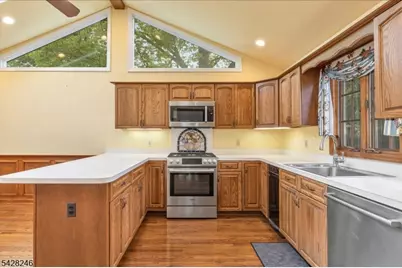 27 Fraley Dr, Franklin Township, NJ 08873 - Photo 13