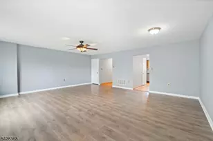260 Wildflower Ln, Hillsborough Township, NJ 08844 - Photo 9