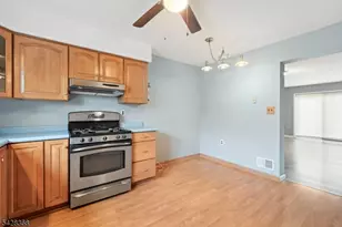 260 Wildflower Ln, Hillsborough Township, NJ 08844 - Photo 7