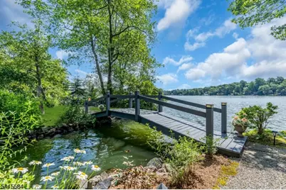 29 Air Castle Isle, Hopatcong, NJ 07821 - Photo 5