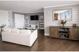 100 Manhattan Ave, Union City, NJ 07087 - Photo 9