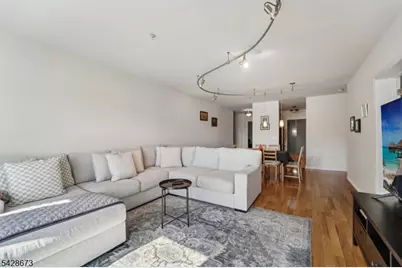 129 The Promenade, Edgewater, NJ 07020 - Photo 3