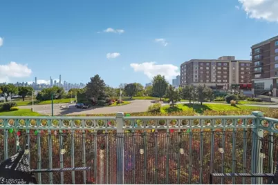 129 The Promenade, Edgewater, NJ 07020 - Photo 9