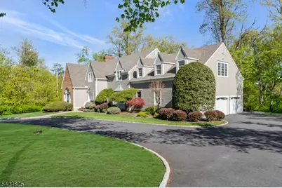 8 Waldron Dr, Bridgewater, NJ 08836 - Photo 3