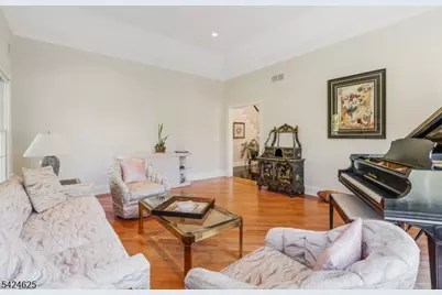 8 Waldron Dr, Bridgewater, NJ 08836 - Photo 5