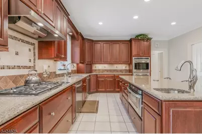 8 Waldron Dr, Bridgewater, NJ 08836 - Photo 11