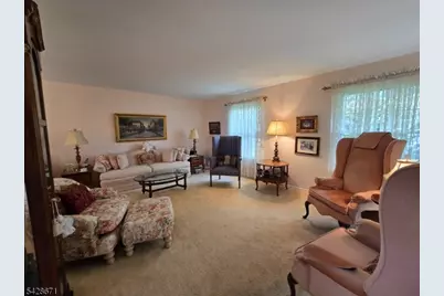 3 Perrelli Ln, Jefferson Township, NJ 07438 - Photo 7