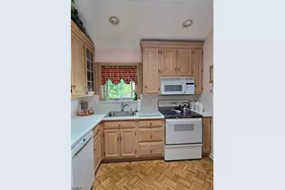 3 Perrelli Ln, Jefferson Township, NJ 07438 - Photo 11