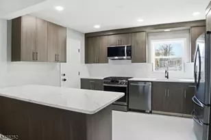 153 Smallwood Ave, Belleville, NJ 07109 - Photo 7