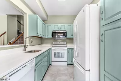 78 Academy Court, Bedminster Township, NJ 07921 - Photo 9