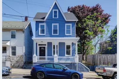 285 Chambers St, Phillipsburg, NJ 08865 - Photo 1