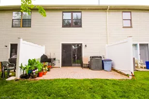 123 Pear Tree Ln, Franklin Township, NJ 08823 - Photo 11
