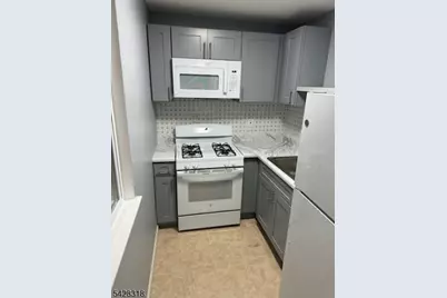 916 Stuyvesant Ave #W2, Irvington Twp., NJ 07111 - Photo 3