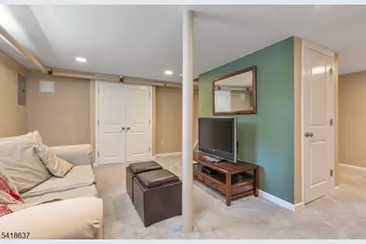 75 Hillside Ave, Berkeley Heights Township, NJ 07922 - Photo 17