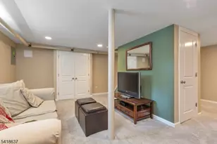 75 Hillside Ave, Berkeley Heights Township, NJ 07922 - Photo 17