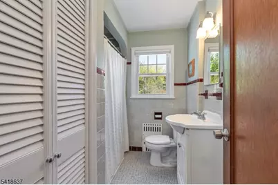 75 Hillside Ave, Berkeley Heights Township, NJ 07922 - Photo 9