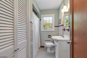 75 Hillside Ave, Berkeley Heights Township, NJ 07922 - Photo 9