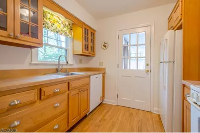 2446 Hill Rd, Scotch Plains Township, NJ 07076 - Photo 5