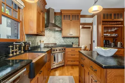 7 Prospect Ter, Montclair, NJ 07042 - Photo 11