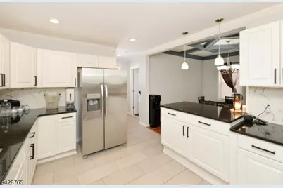 171 Ampere Pkwy, Bloomfield, NJ 07003 - Photo 15