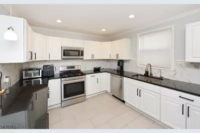 171 Ampere Pkwy, Bloomfield, NJ 07003 - Photo 17