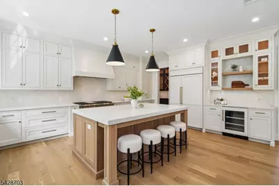 6 Benson Ct, Millburn, NJ 07078 - Photo 15