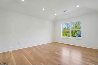 6 Benson Ct, Millburn, NJ 07078 - Photo 33
