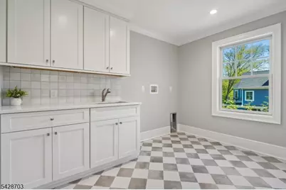 6 Benson Ct, Millburn, NJ 07078 - Photo 37