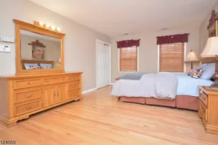 1124 Van Arsdale Dr, Branchburg Township, NJ 08853 - Photo 15