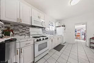 14 Dey St, Paterson, NJ 07503 - Photo 9