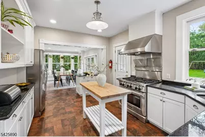 378 Park St, Montclair, NJ 07043 - Photo 15