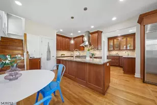 215 Inwood Ave, Montclair, NJ 07043 - Photo 21