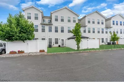 16 Paulina Pl, Franklin Township, NJ 08873 - Photo 3