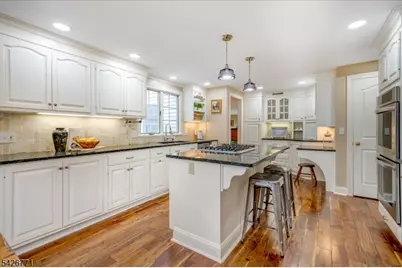 315 Morristown Rd, Long Hill Township, NJ 07933 - Photo 15