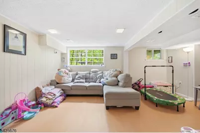 15 Dena Dr, Wanaque, NJ 07465 - Photo 11