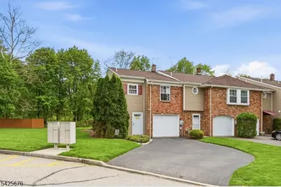 15 Dena Dr, Wanaque, NJ 07465 - Photo 3
