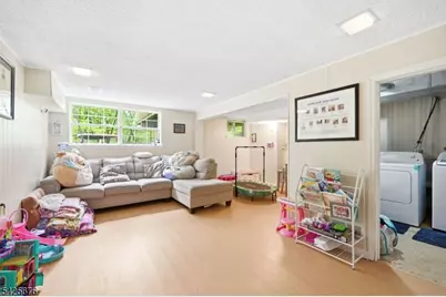 15 Dena Dr, Wanaque, NJ 07465 - Photo 7