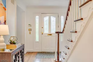 36 Cambridge Dr, Millburn Twp., NJ 07078 - Photo 7