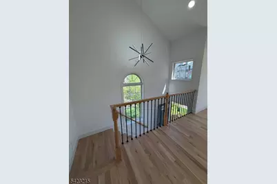 330 Winthrop Dr Unit #303, Nutley, NJ 07110 - Photo 3