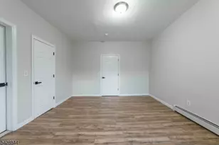 874 S 16th St, Newark, NJ 07108 - Photo 15