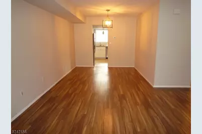 388 Cotswold Pl, Franklin Township, NJ 08873 - Photo 3